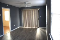 1500 Chester St. photo 4