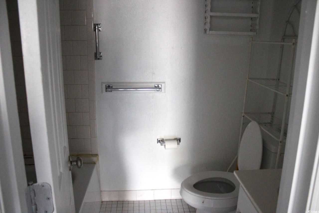 1500 Chester St. Photo 5