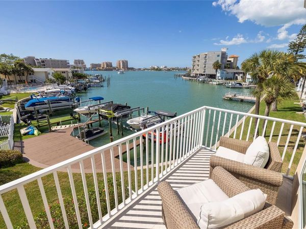 372 LARBOARD WAY, CLEARWATER BEACH, FL 33767