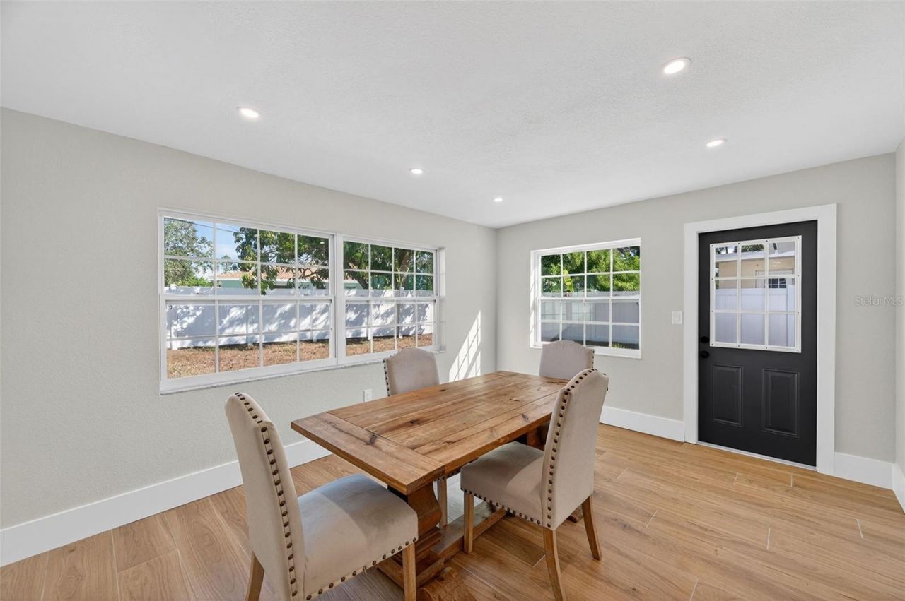 1713 Connecticut Avenue Ne, Saint Petersburg, FL 33703 Photo