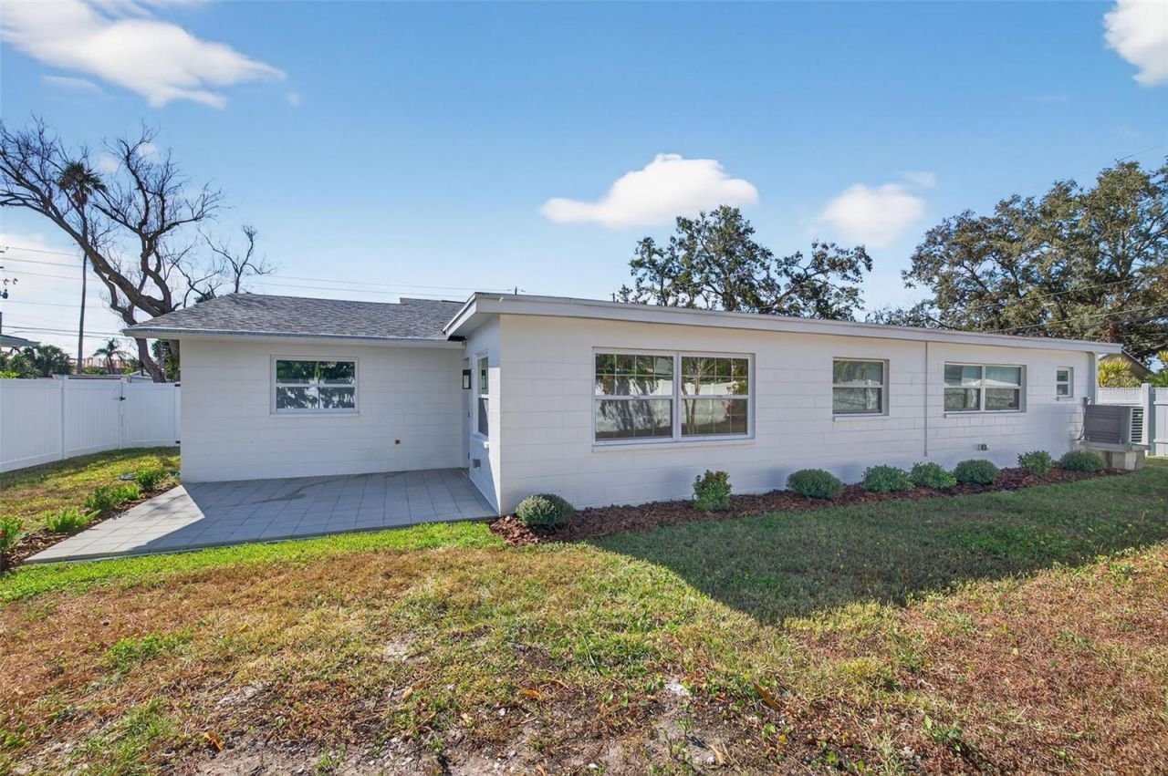 1713 Connecticut Avenue Ne, Saint Petersburg, FL 33703 Photo