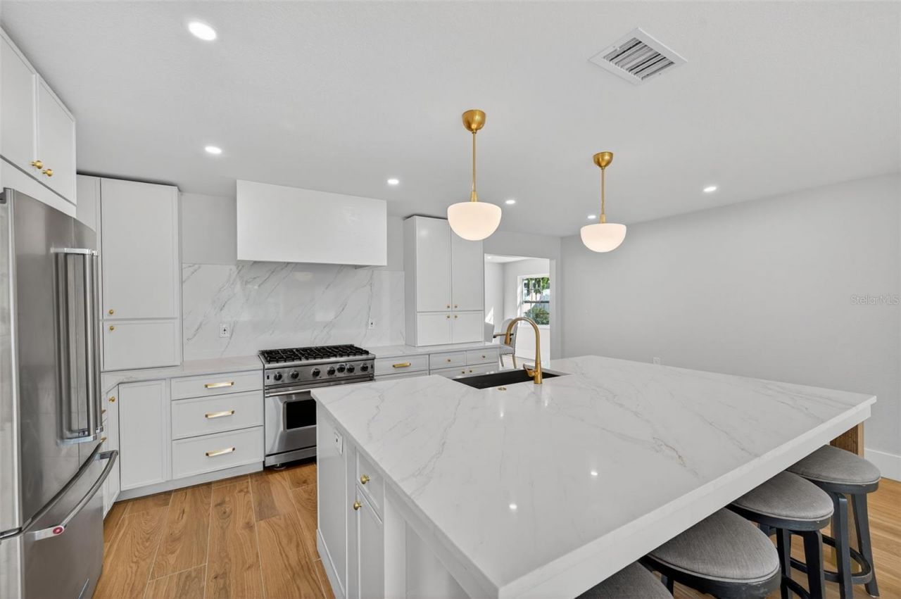 1713 Connecticut Avenue Ne, Saint Petersburg, FL 33703 Photo