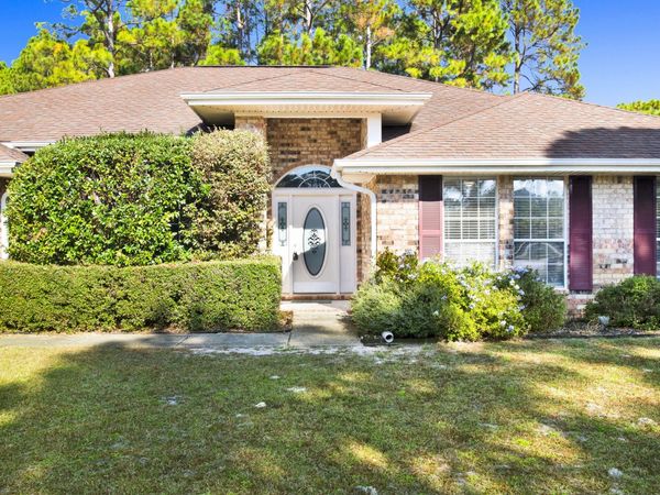 7604 Brewster Street, Navarre, FL 32566