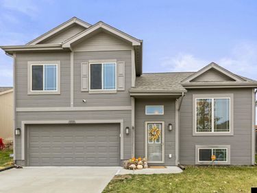 9110 Potter Street, Omaha, NE 68122