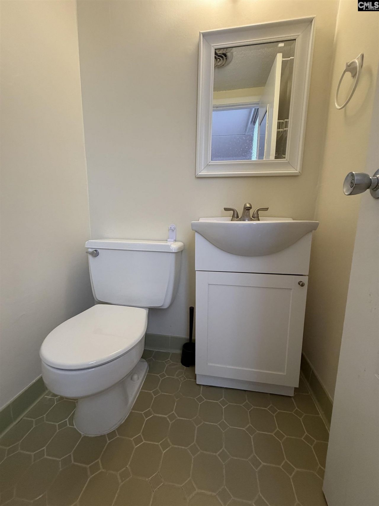 619 King Street Photo 11