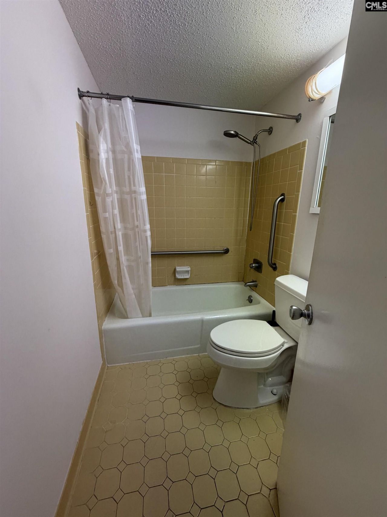 619 King Street Photo 17