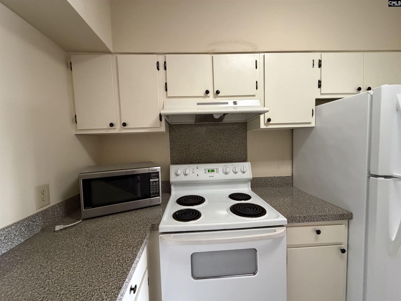 619 King Street Photo 5