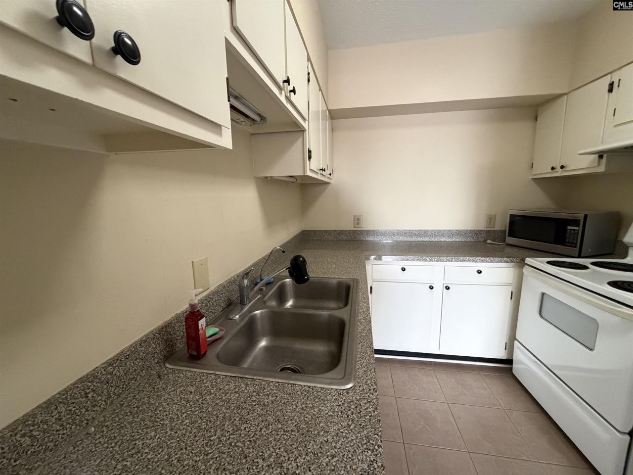 619 King Street Photo 7