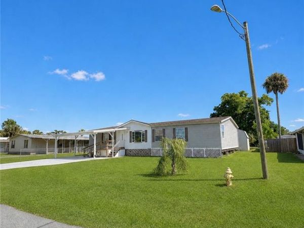 7607 Peyraud DR, NORTH FORT MYERS, FL 33917