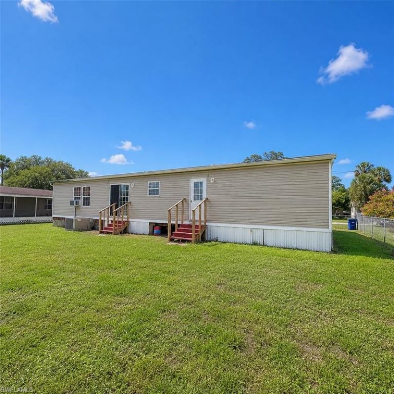 7607 Peyraud Dr, North Fort Myers, FL 33917 Photo