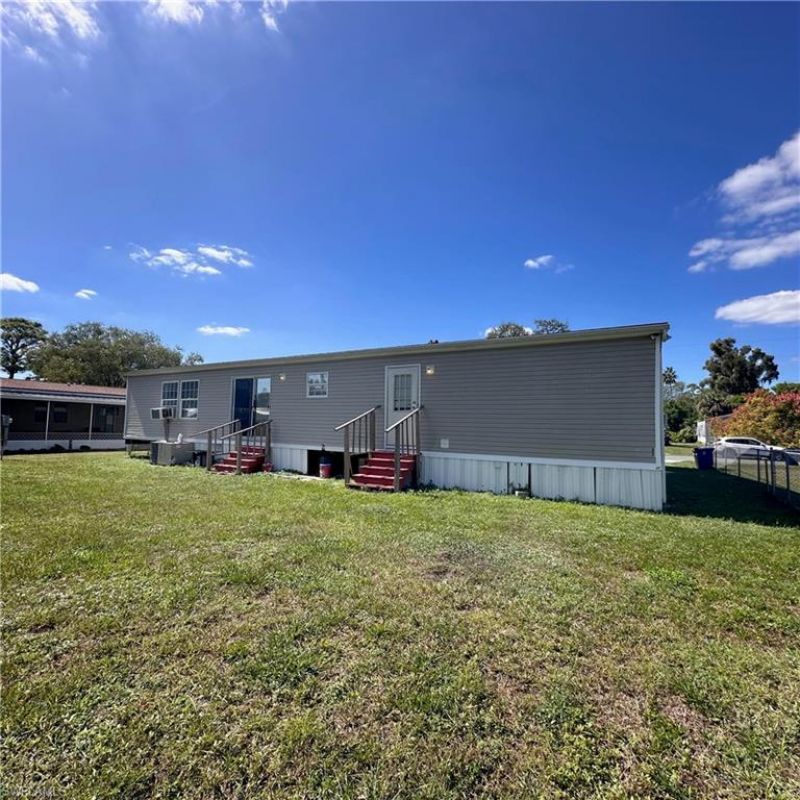 7607 Peyraud Dr, North Fort Myers, FL 33917 Photo