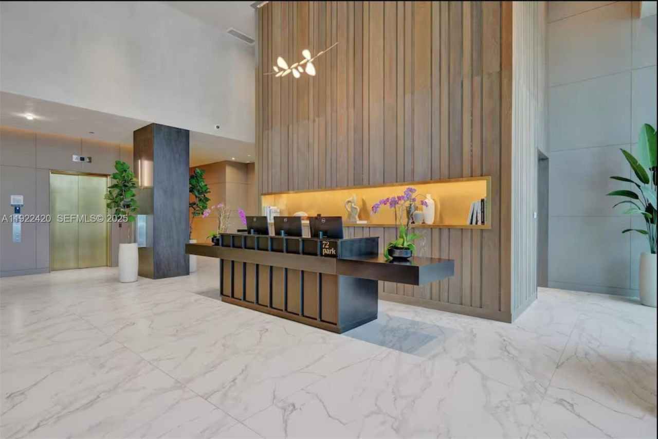 580 72nd St, Unit 905, Miami Beach, FL 33141 Photo