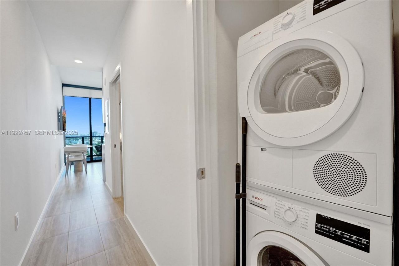 580 72nd St, Unit 1511, Miami Beach, FL 33141 Photo