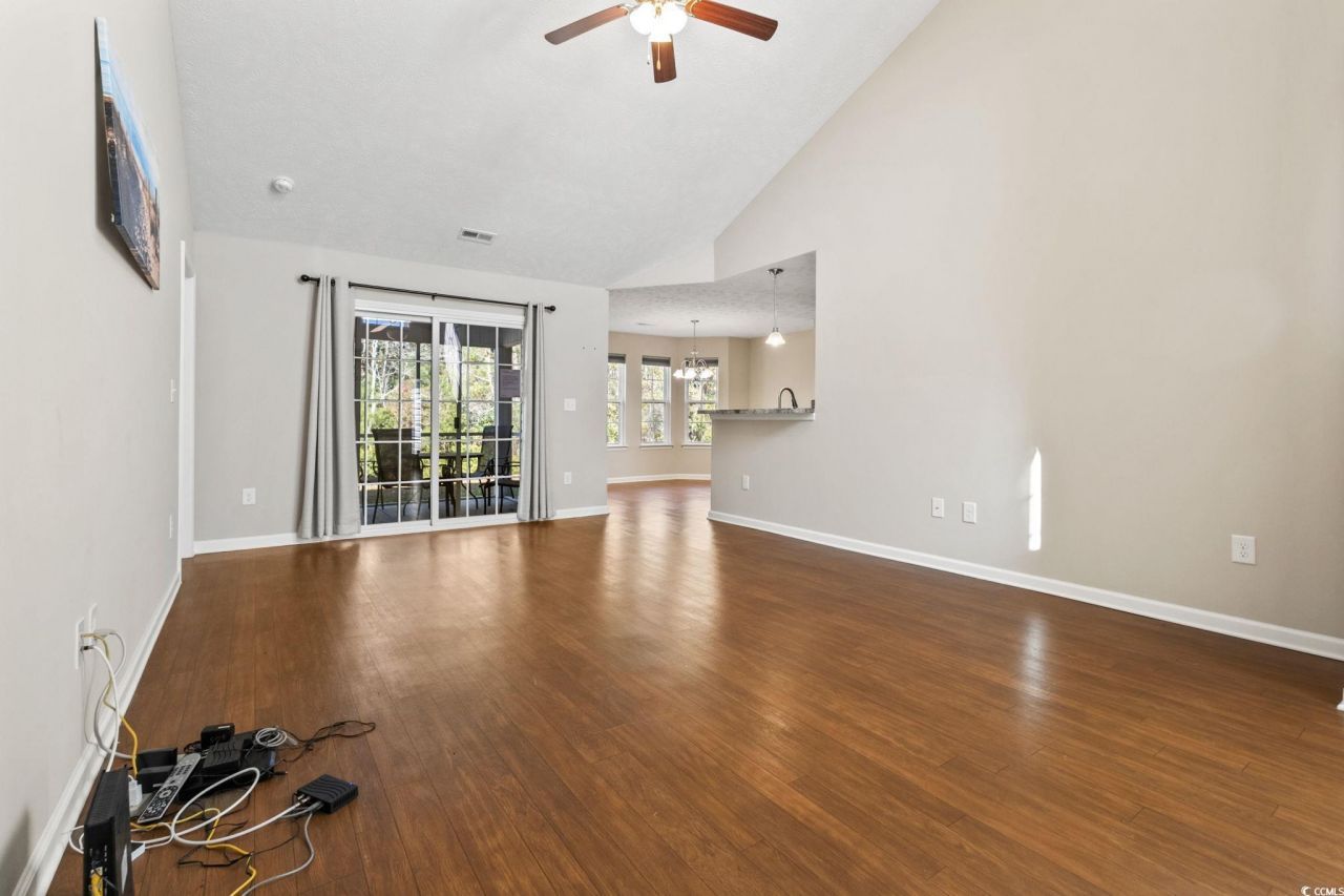 209 Foxpath Loop Photo 13