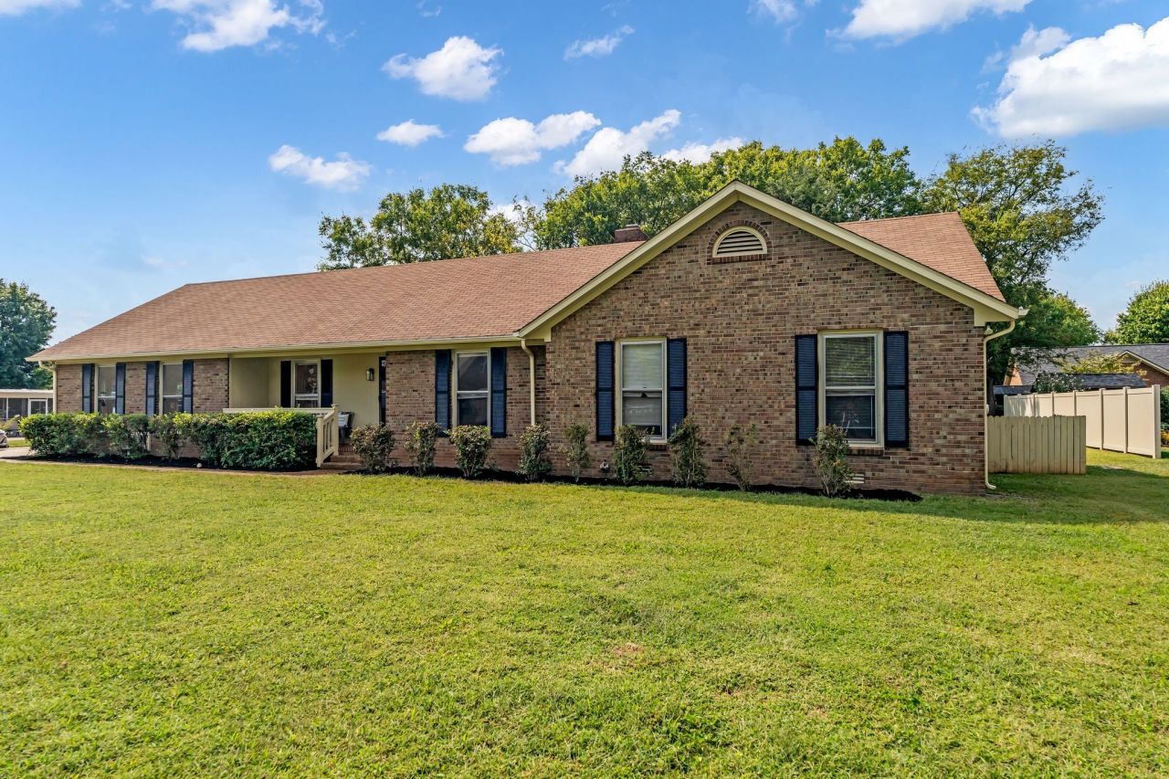 2519 Regency Park Dr, Murfreesboro, TN 37129 Main Photo