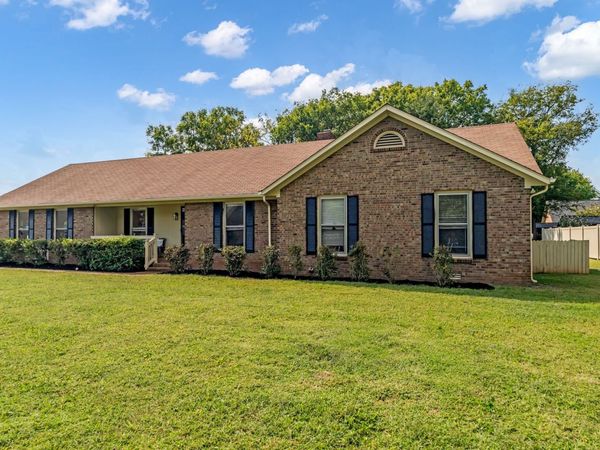 2519 Regency Park Dr, Murfreesboro, TN 37129