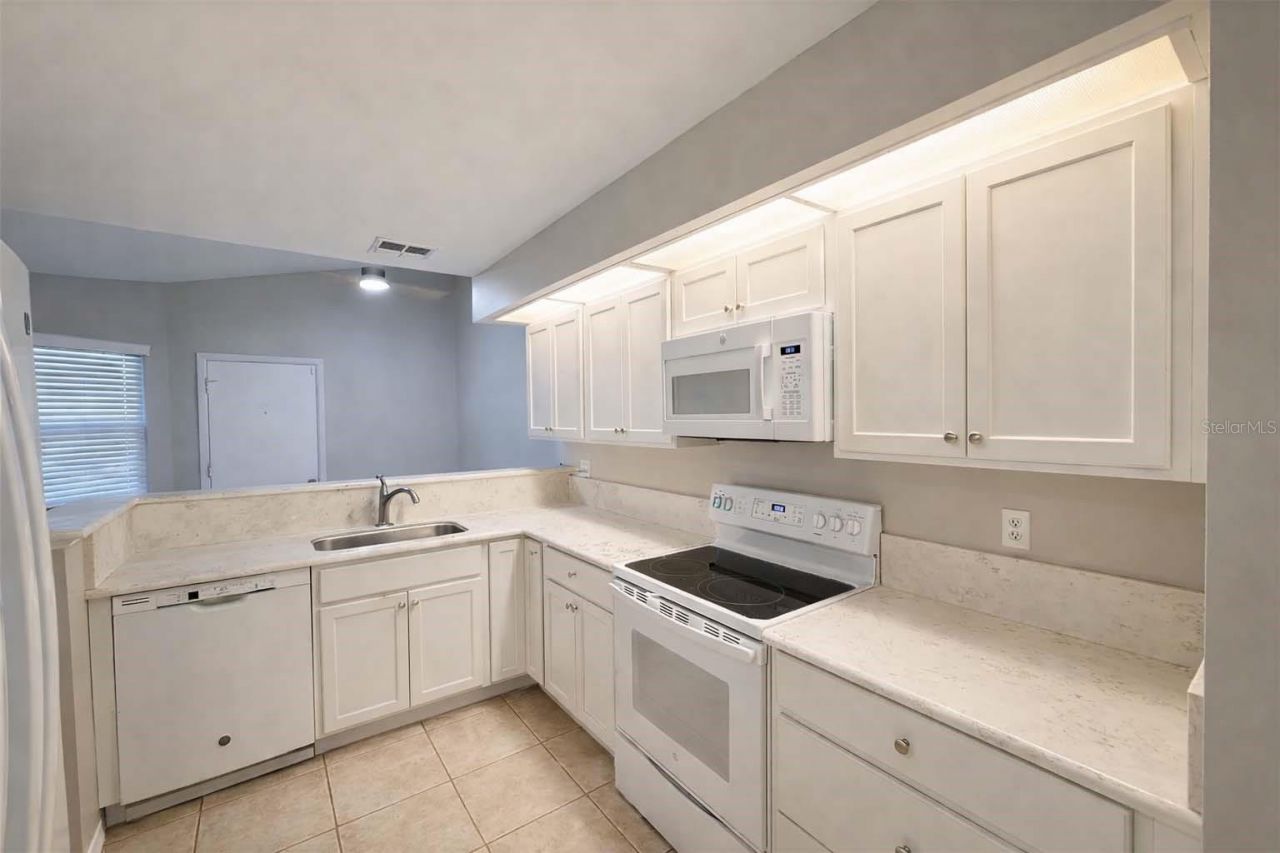 626 Red Oak Circle, Unit 110, Altamonte Springs, FL 32701 Photo