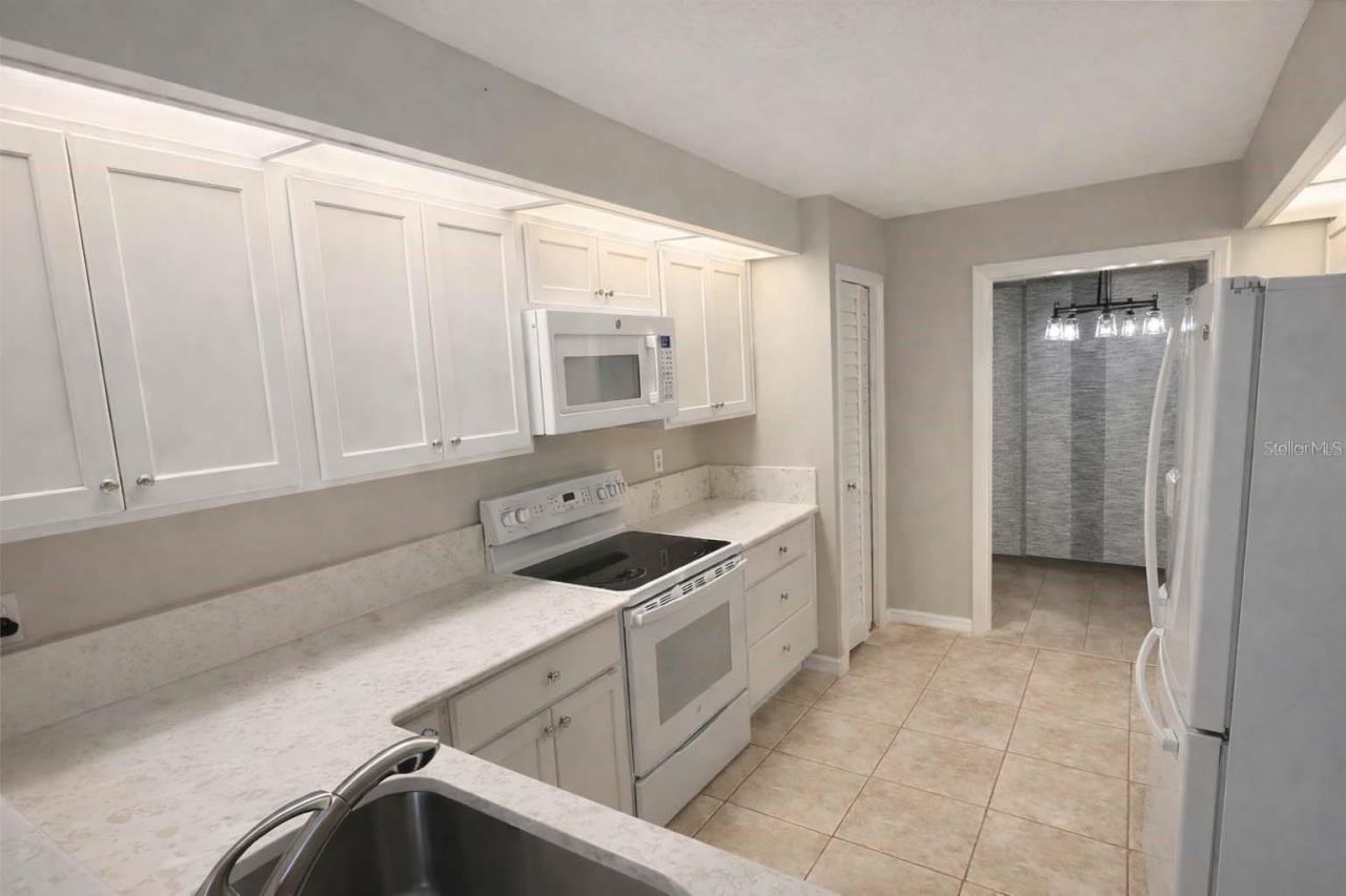 626 Red Oak Circle, Unit 110, Altamonte Springs, FL 32701 Photo