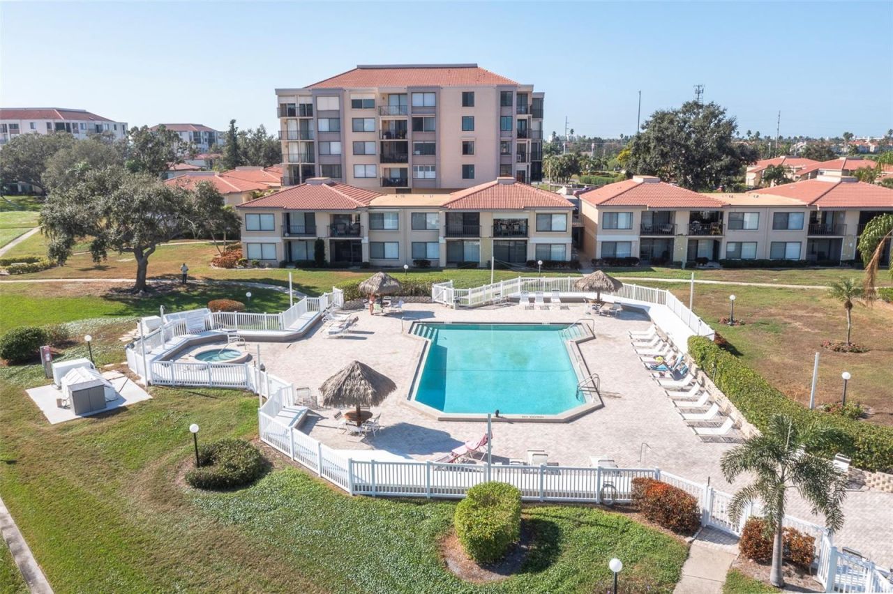 6104 Palma Del Mar Boulevard S, Unit 405, Saint Petersburg, FL 33715 Photo