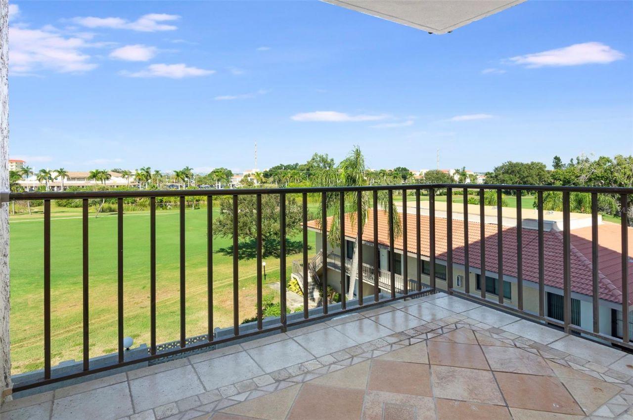 6104 Palma Del Mar Boulevard S, Unit 405, Saint Petersburg, FL 33715 Photo