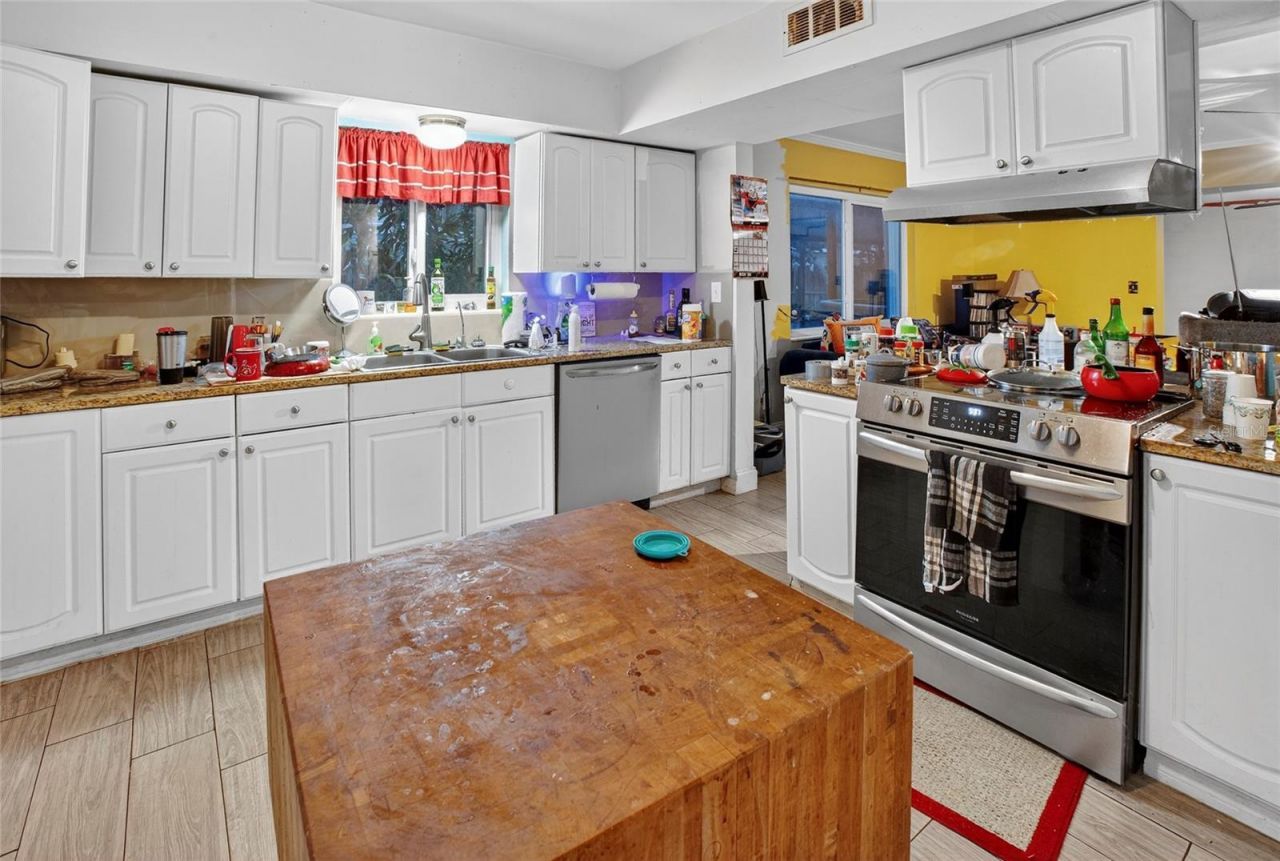 7800 11th Street N, Saint Petersburg, FL 33702 Photo