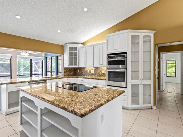 2850 SE Calvin Street, Port Saint Lucie, FL 34952