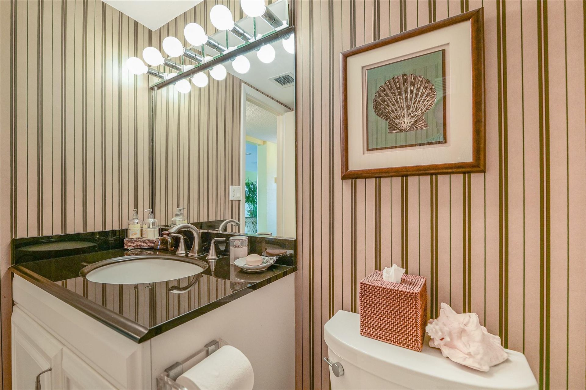 3930 Inverrary Boulevard, Unit 608 D, Lauderhill, FL 33319 Photo