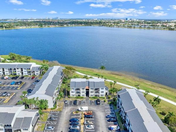 752 Executive Center Drive, Unit 112, West Palm Beach, FL 33401