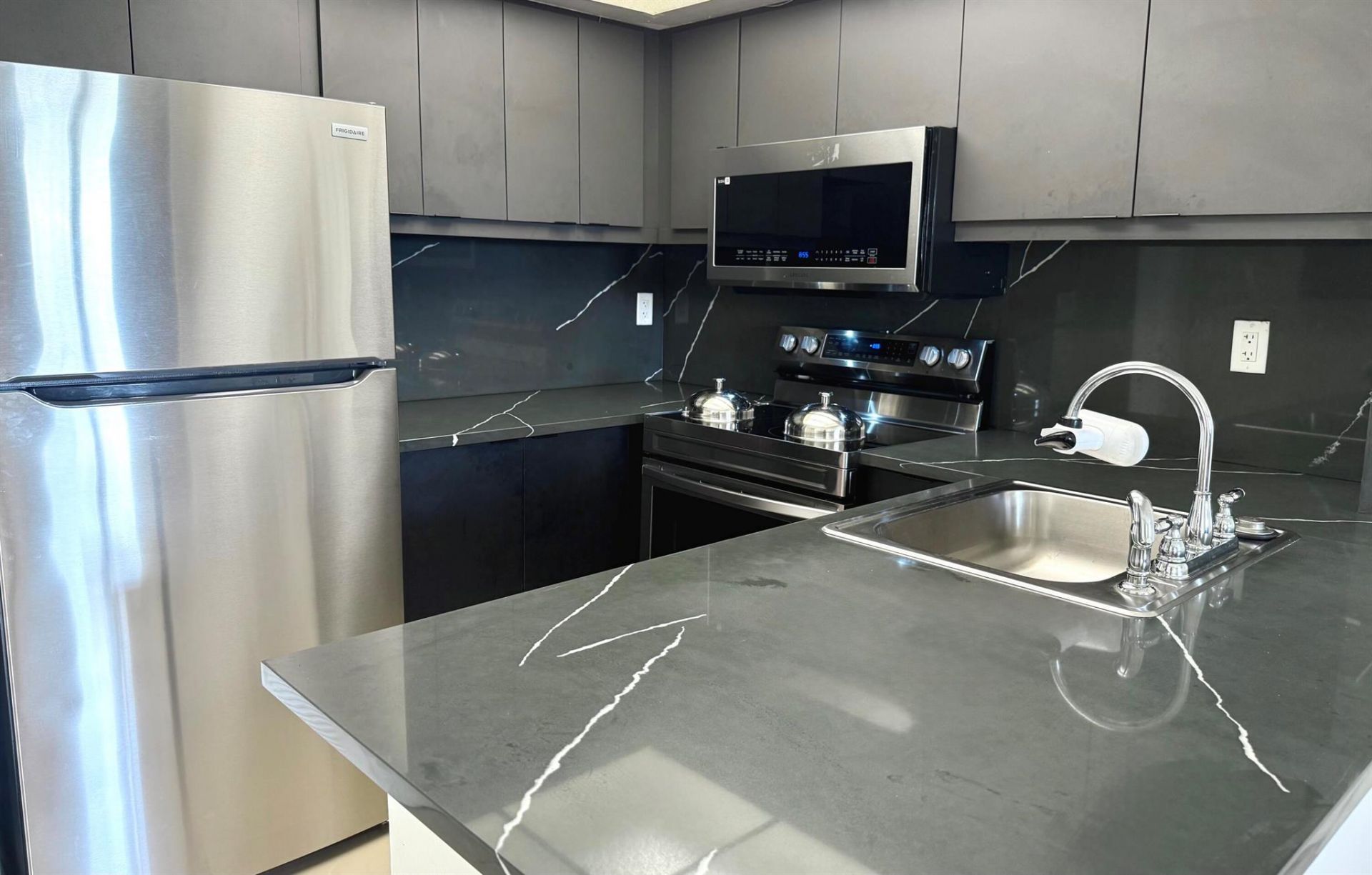 752 Executive Center Drive, Unit 112, West Palm Beach, FL 33401 Photo