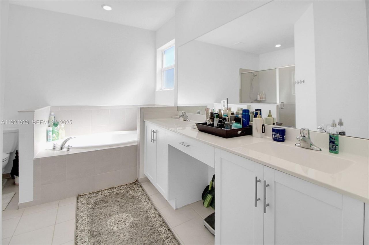 1382 SE 26th Rd, Homestead, FL 33035 Photo