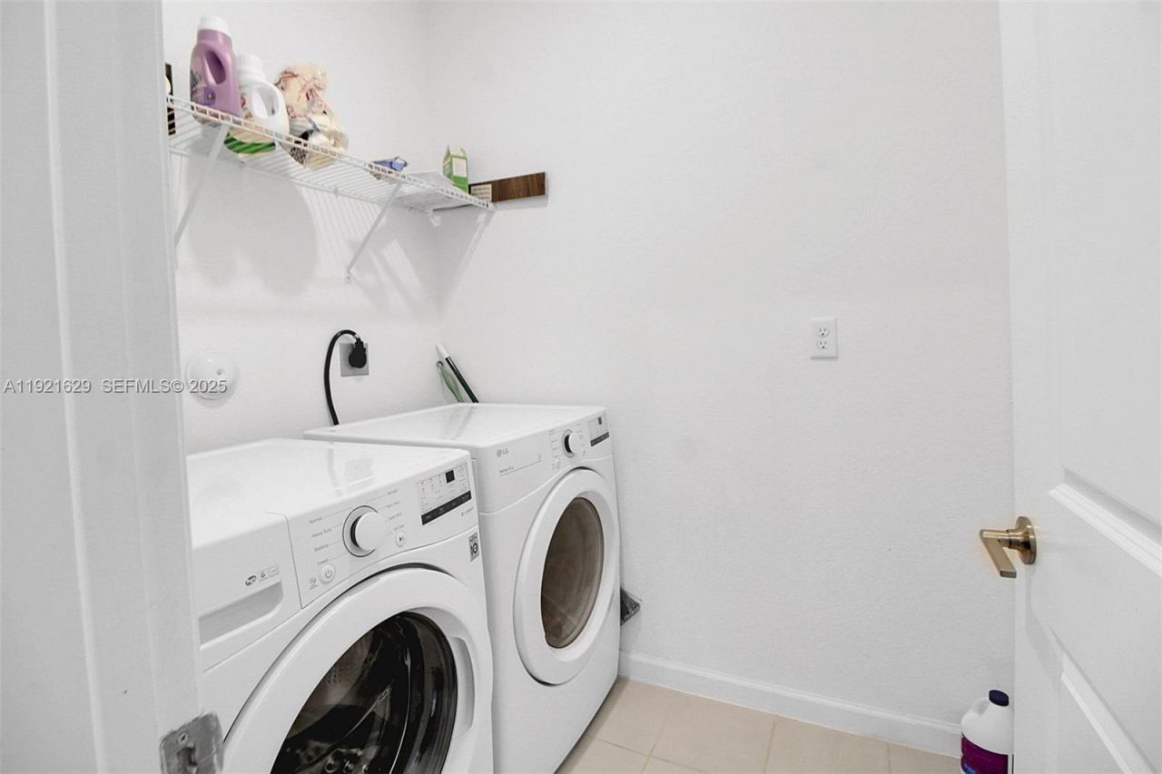 1382 SE 26th Rd, Homestead, FL 33035 Photo