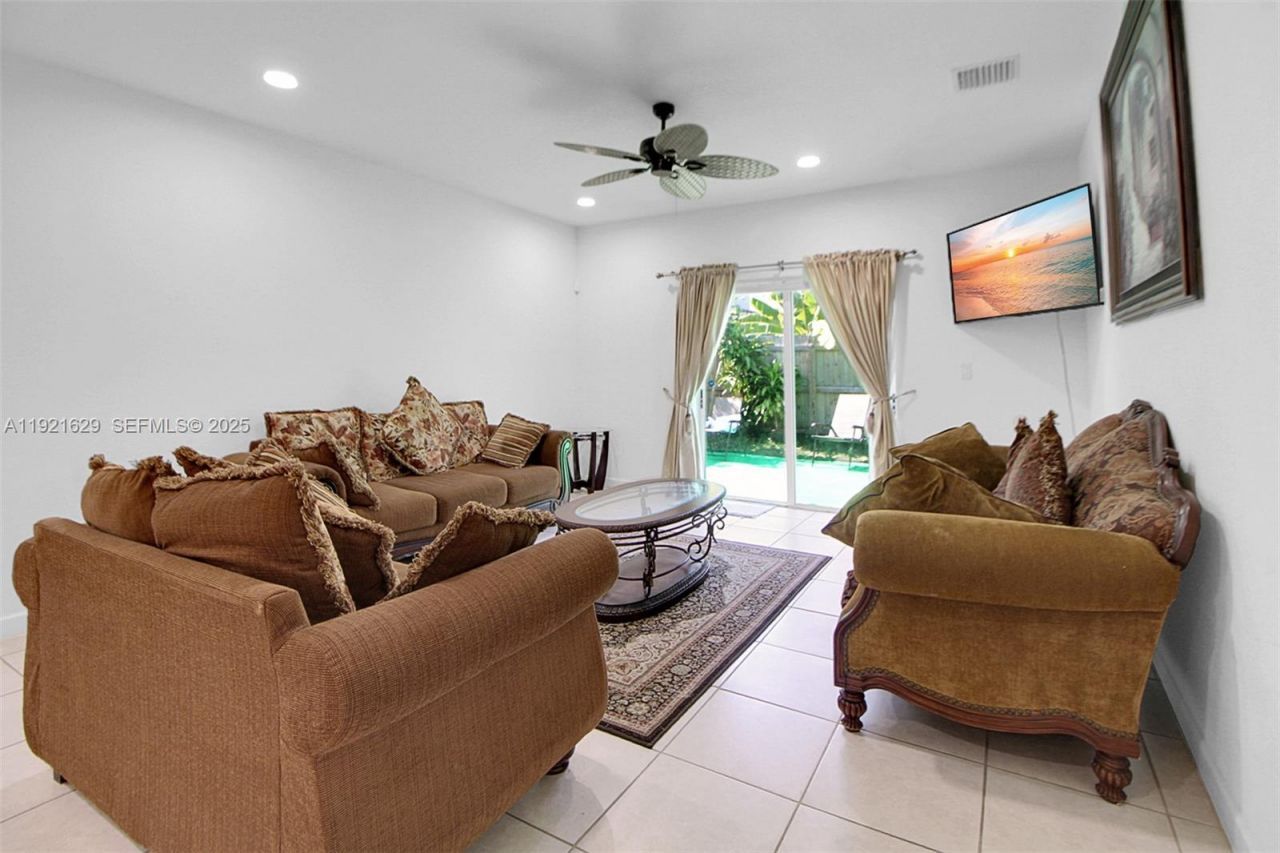 1382 SE 26th Rd, Homestead, FL 33035 Photo