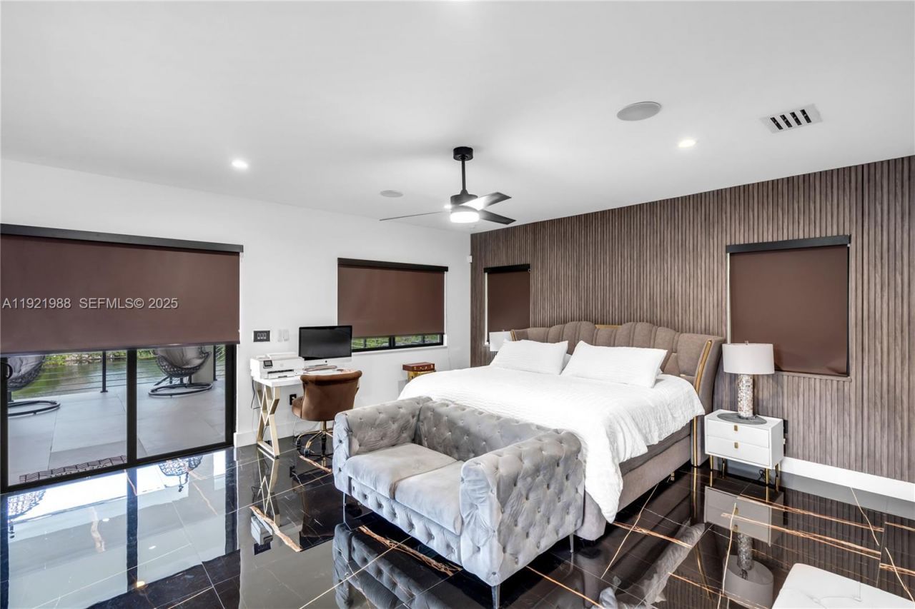 32 N Bounty Ln, Key Largo, FL 33037 Photo