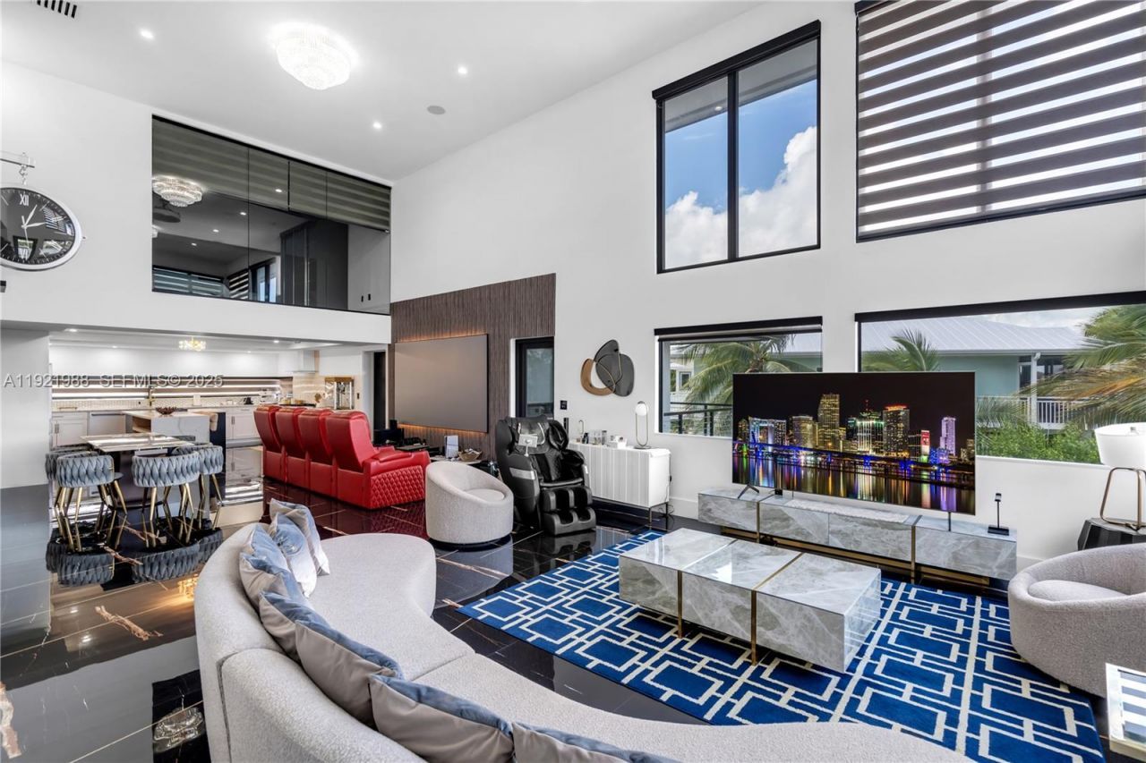 32 N Bounty Ln, Key Largo, FL 33037 Photo