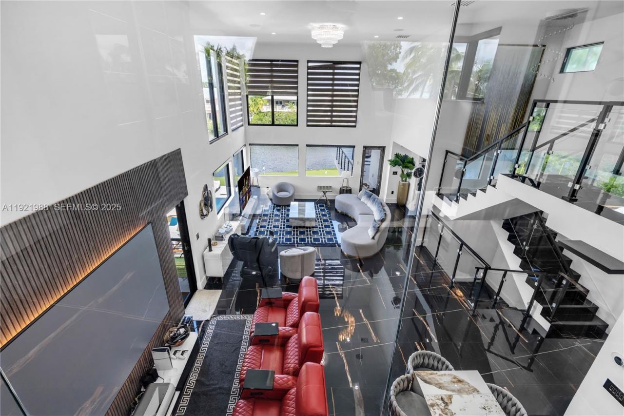 32 N Bounty Ln, Key Largo, FL 33037 Photo