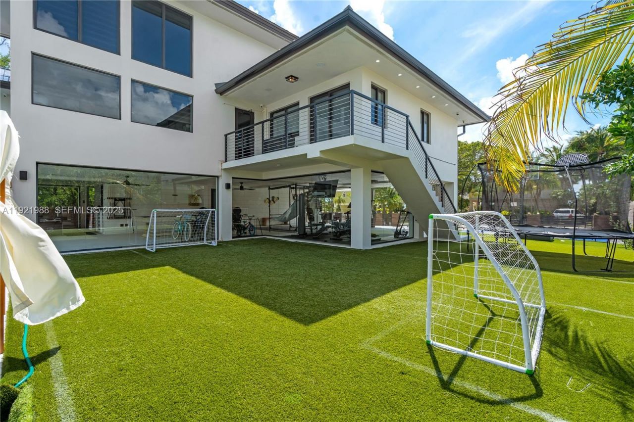 32 N Bounty Ln, Key Largo, FL 33037 Photo