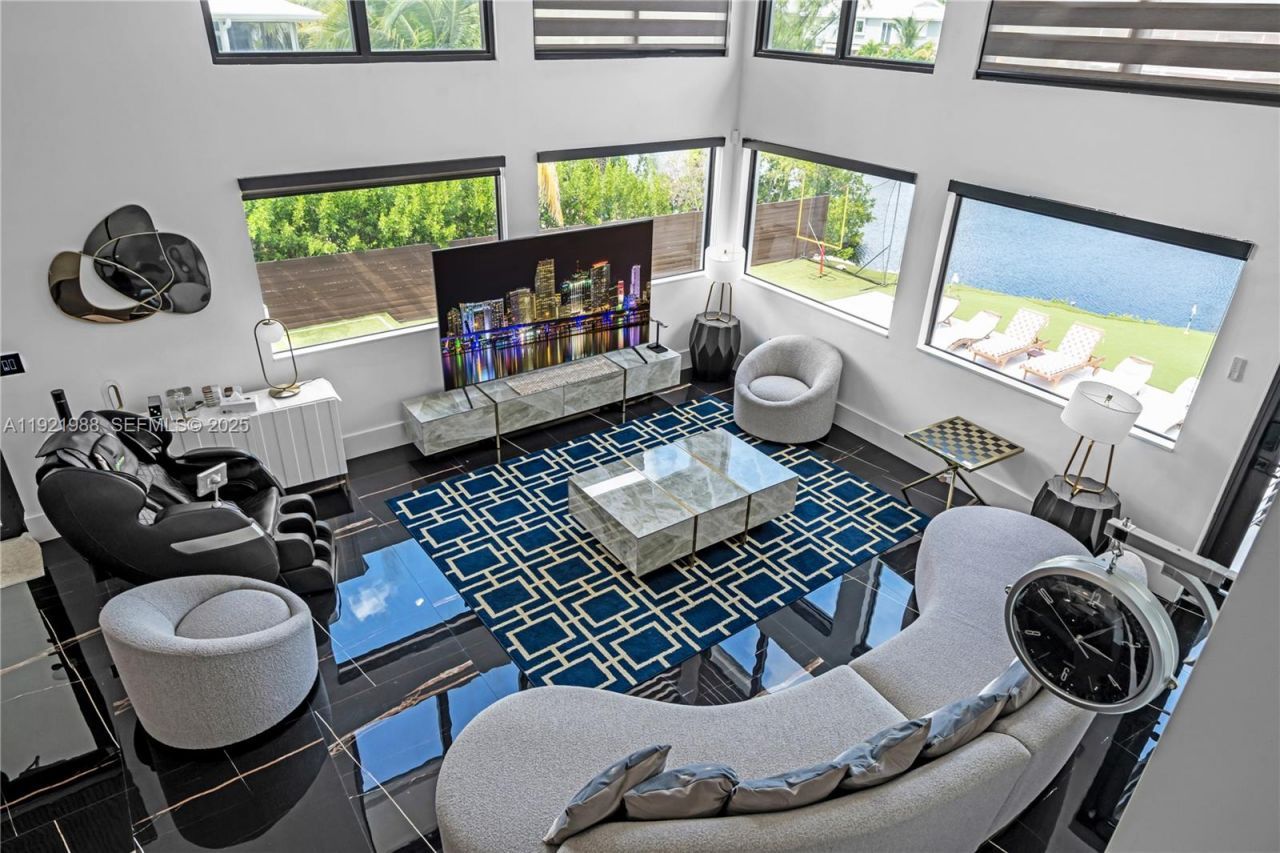 32 N Bounty Ln, Key Largo, FL 33037 Photo