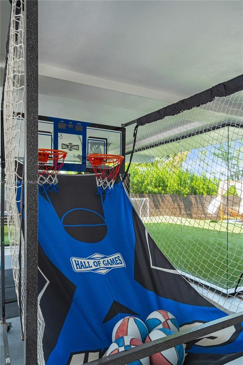 32 N Bounty Ln, Key Largo, FL 33037 Photo