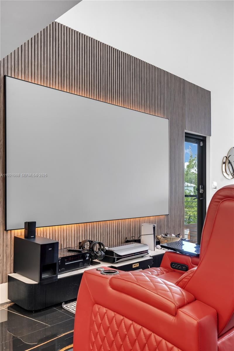 32 N Bounty Ln, Key Largo, FL 33037 Photo