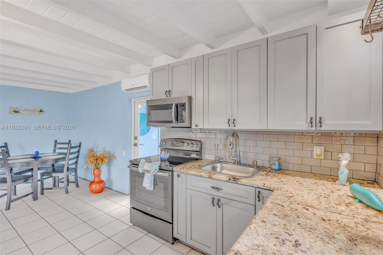 40 Pirates Dr, Key Largo, FL 33037 Photo