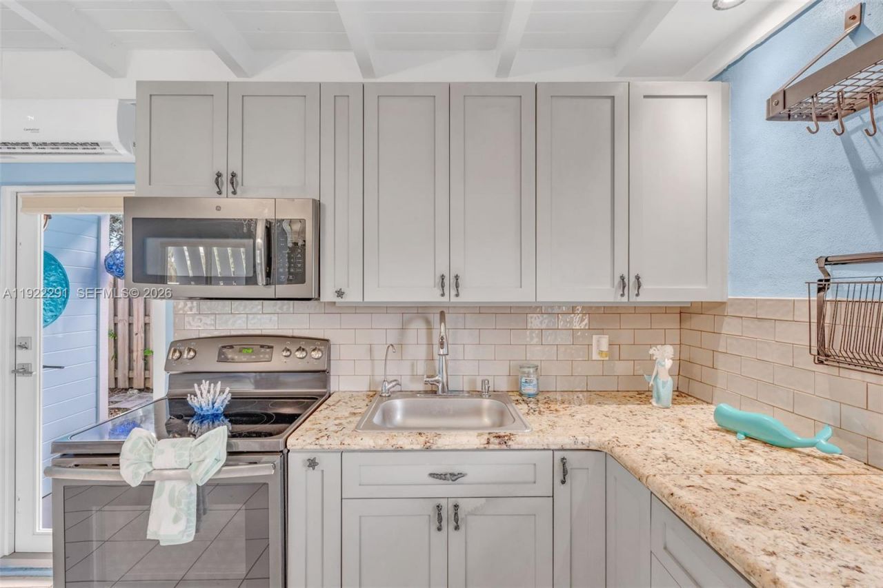 40 Pirates Dr, Key Largo, FL 33037 Photo