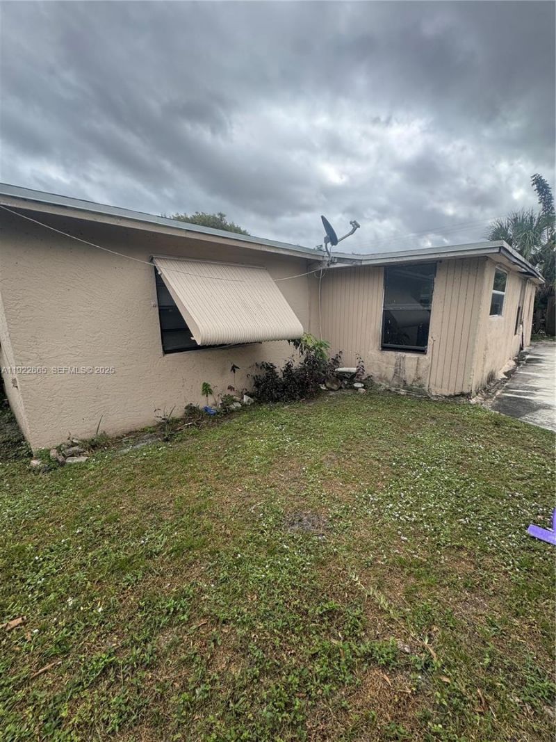 2231 NW 43rd Ter, Lauderhill, FL 33313 Photo
