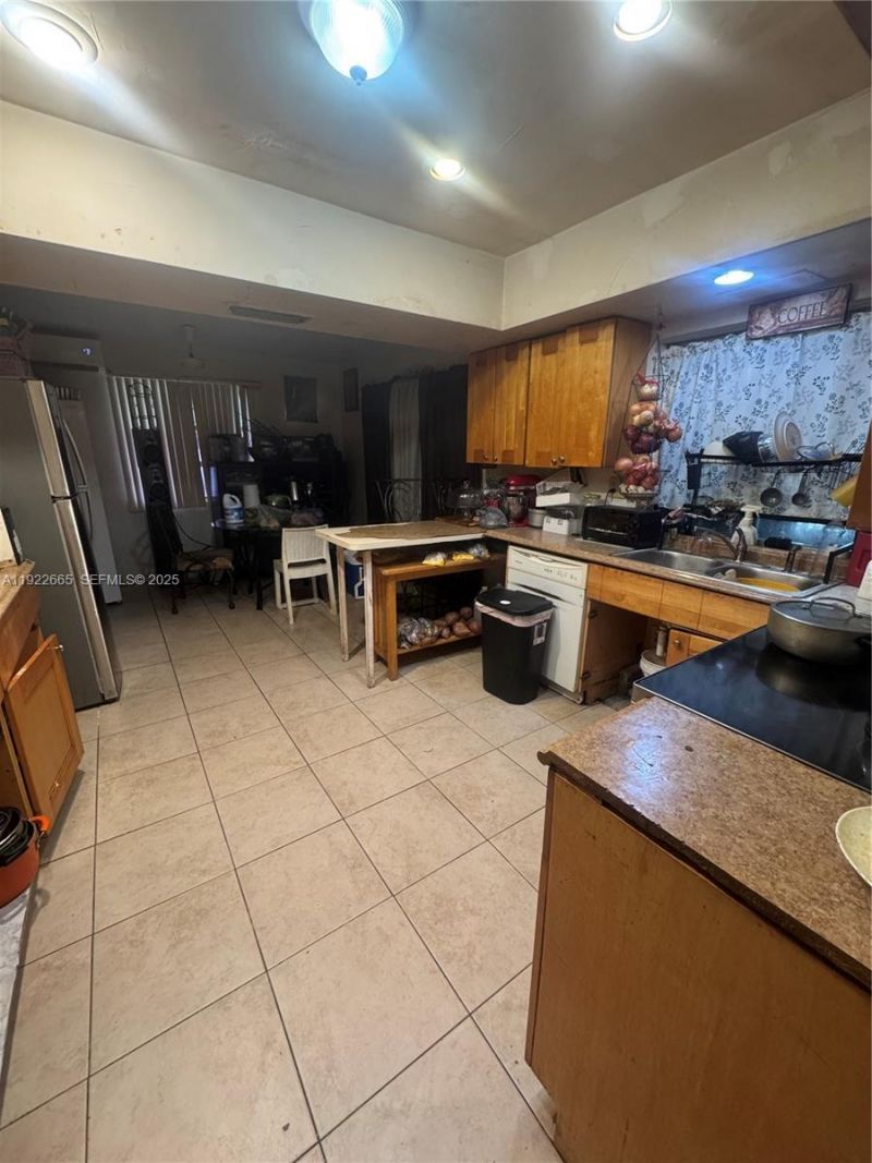 2231 NW 43rd Ter, Lauderhill, FL 33313 Photo
