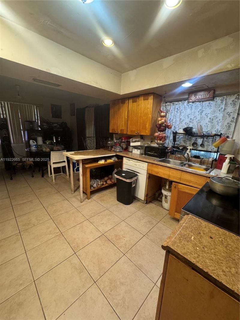 2231 NW 43rd Ter, Lauderhill, FL 33313 Photo