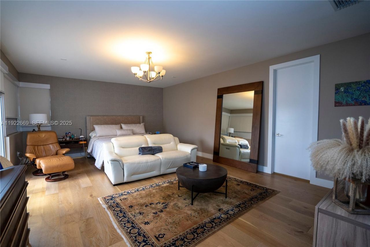 10272 NW 75th Ter, Doral, FL 33178 Photo