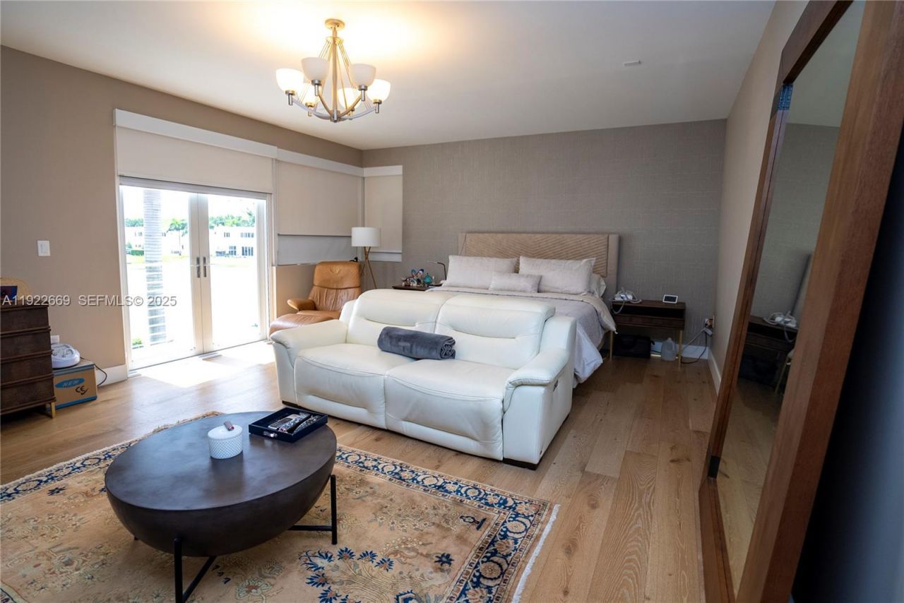 10272 NW 75th Ter, Doral, FL 33178 Photo