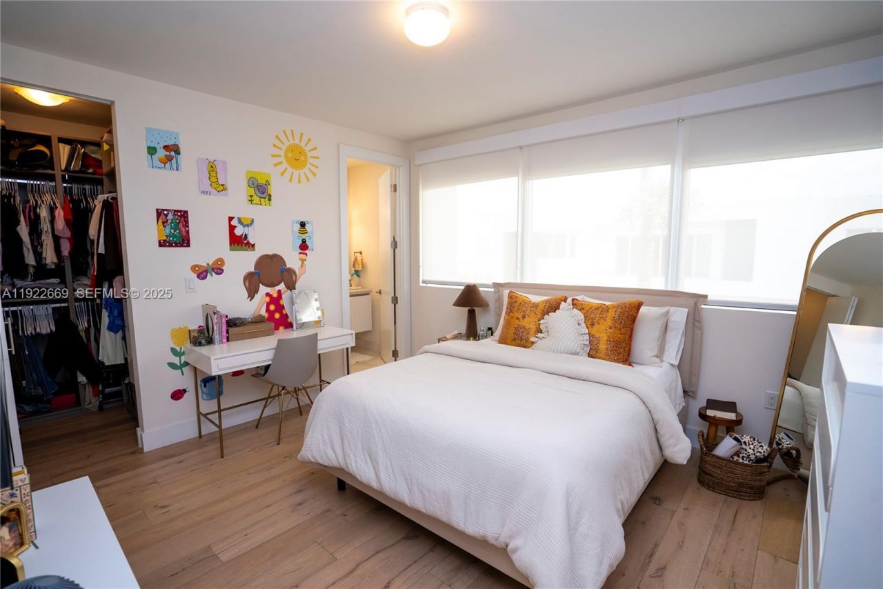 10272 NW 75th Ter, Doral, FL 33178 Photo