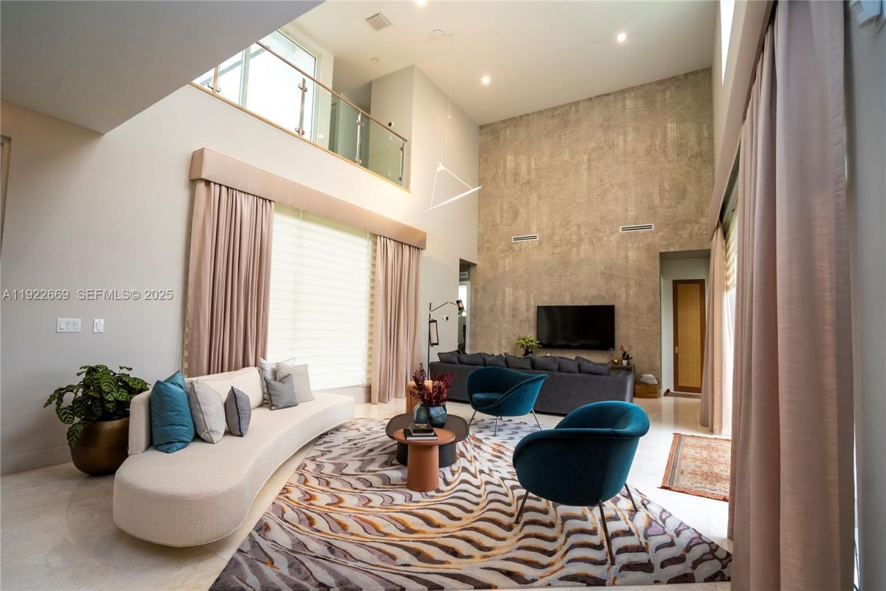 10272 NW 75th Ter, Doral, FL 33178 Photo