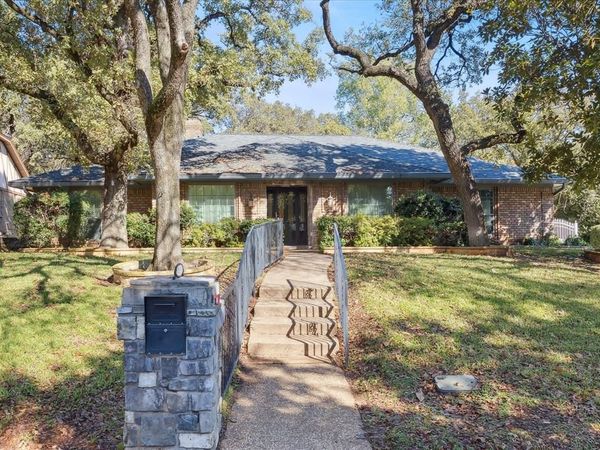 805 Newport Road, Fort Worth, TX 76120