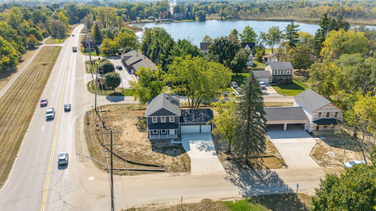 3349 Mill Lake Rd, Lake Orion, MI 48360 Main Photo